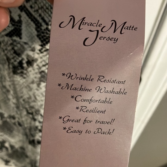 NINA LEONARD Tunic Shark Bite Short Sleeve SNAKE PRINT XL - Picture 6 of 8